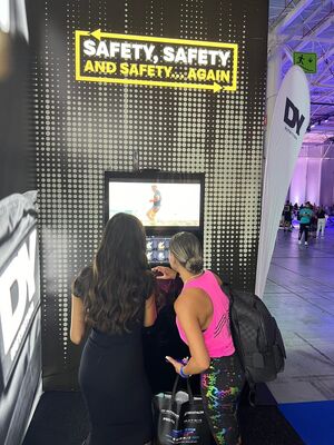 अच्छी कीमत Best High Efficiency Auto Protein Shake Vending Machine Factory suit in Gym ऑनलाइन